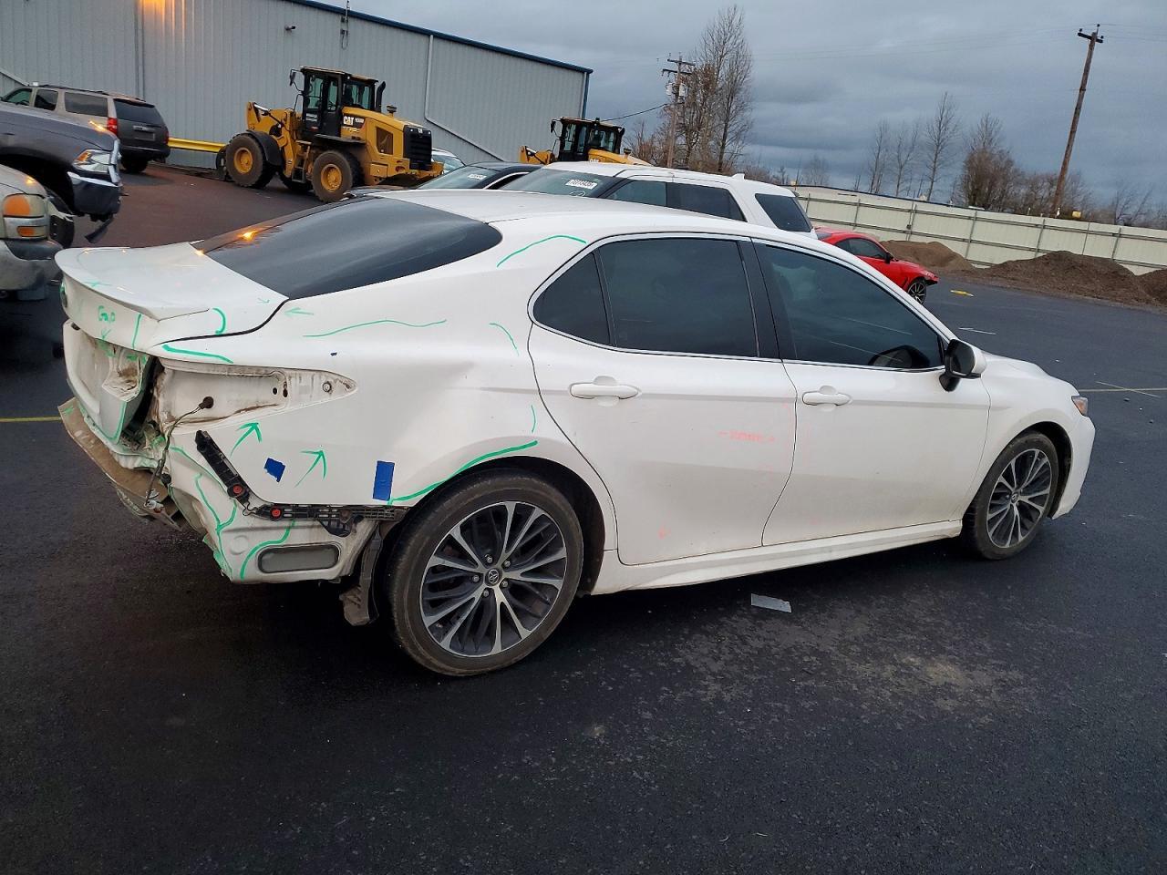 2018 Toyota Camry - Фото 3
