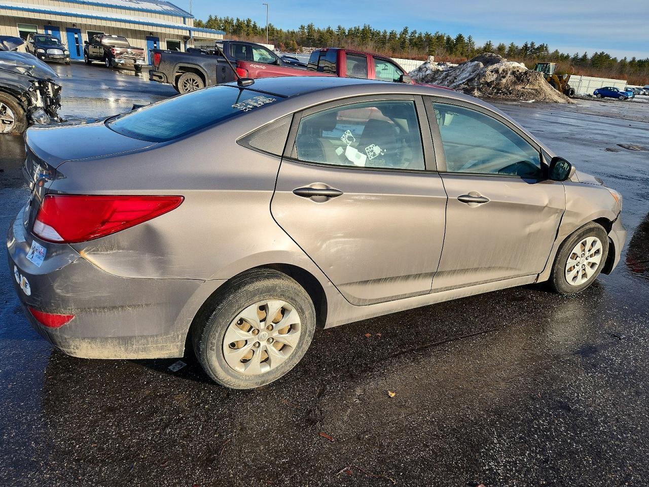2017 Hyundai Accent Se - Фото 3