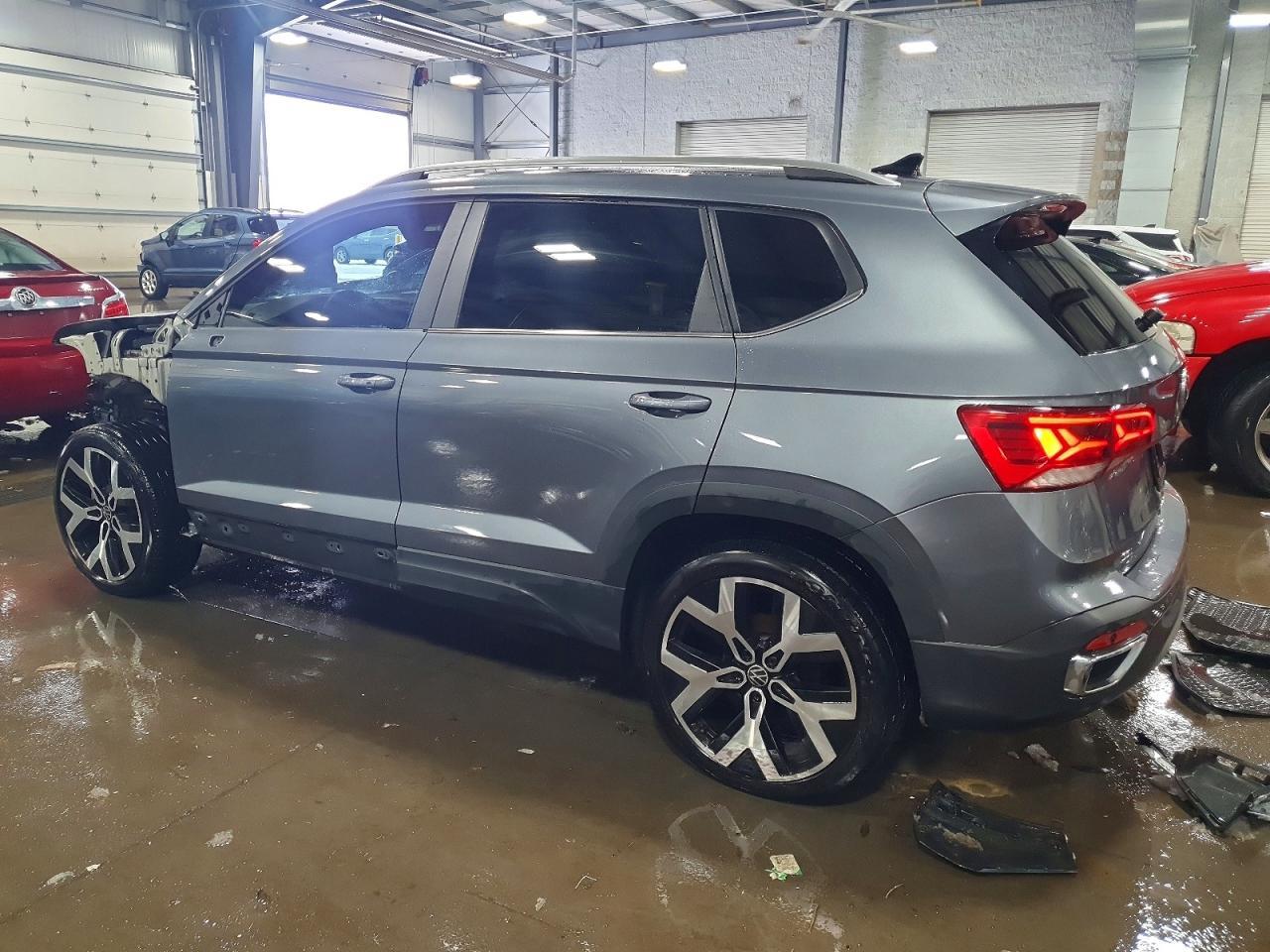 2022 Volkswagen Taos Sel - Image 2