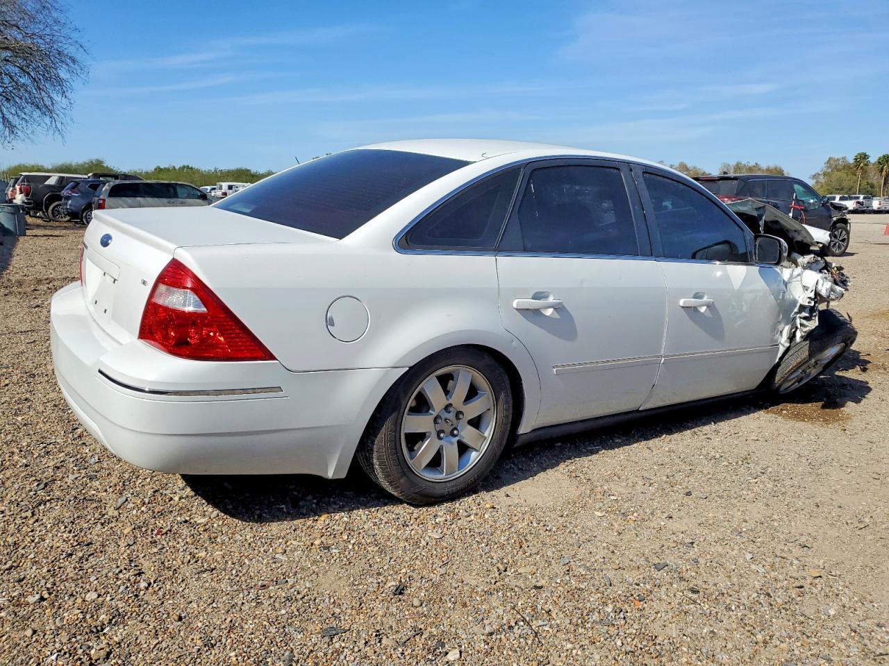 2005 Ford Five Hundred Sel - Image 3