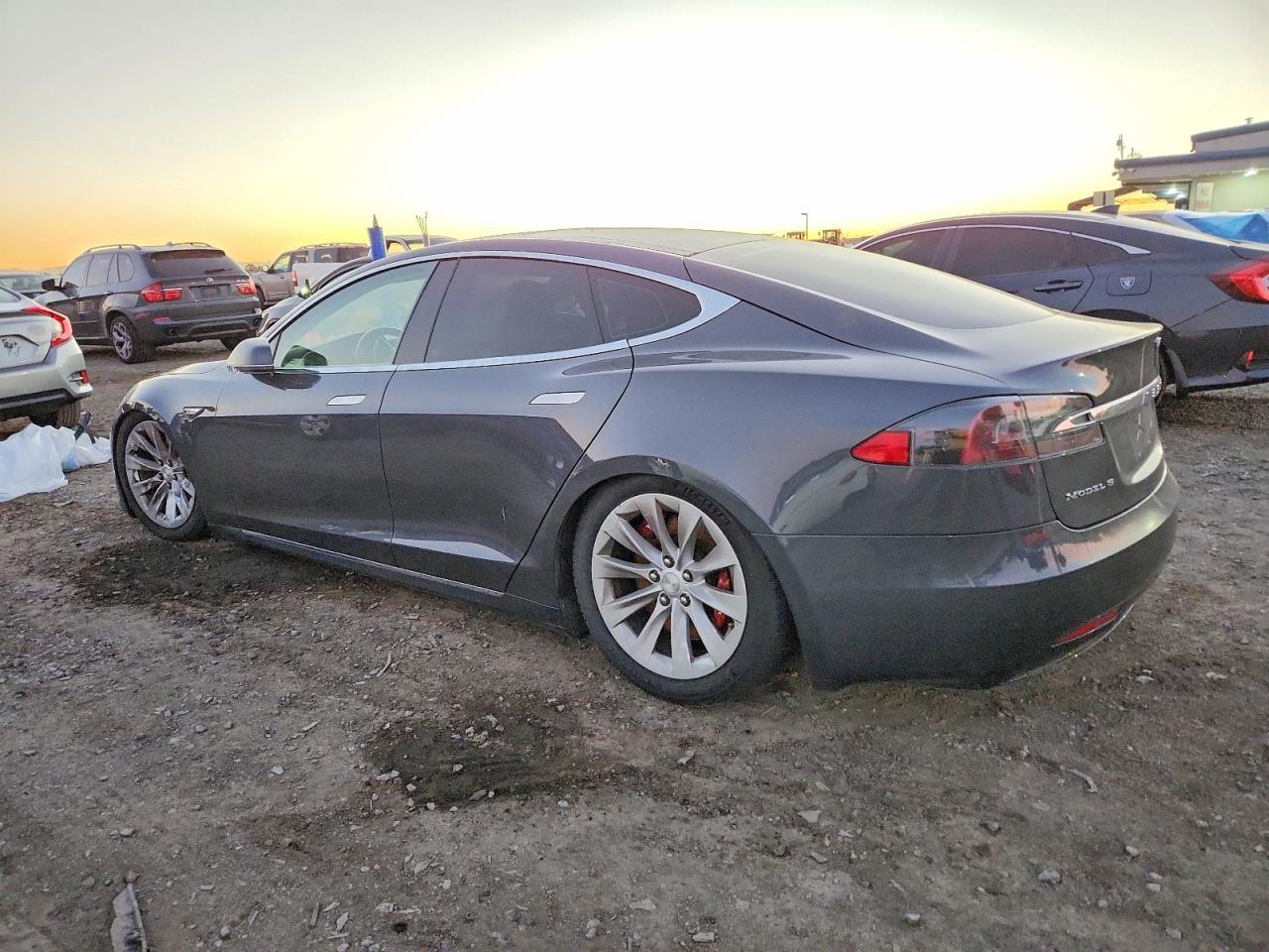 2016 Tesla Model S - Фото 2