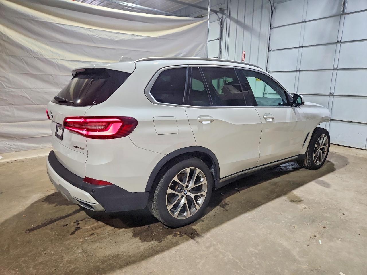 2021 BMW X5 xDrive40I - Фото 3