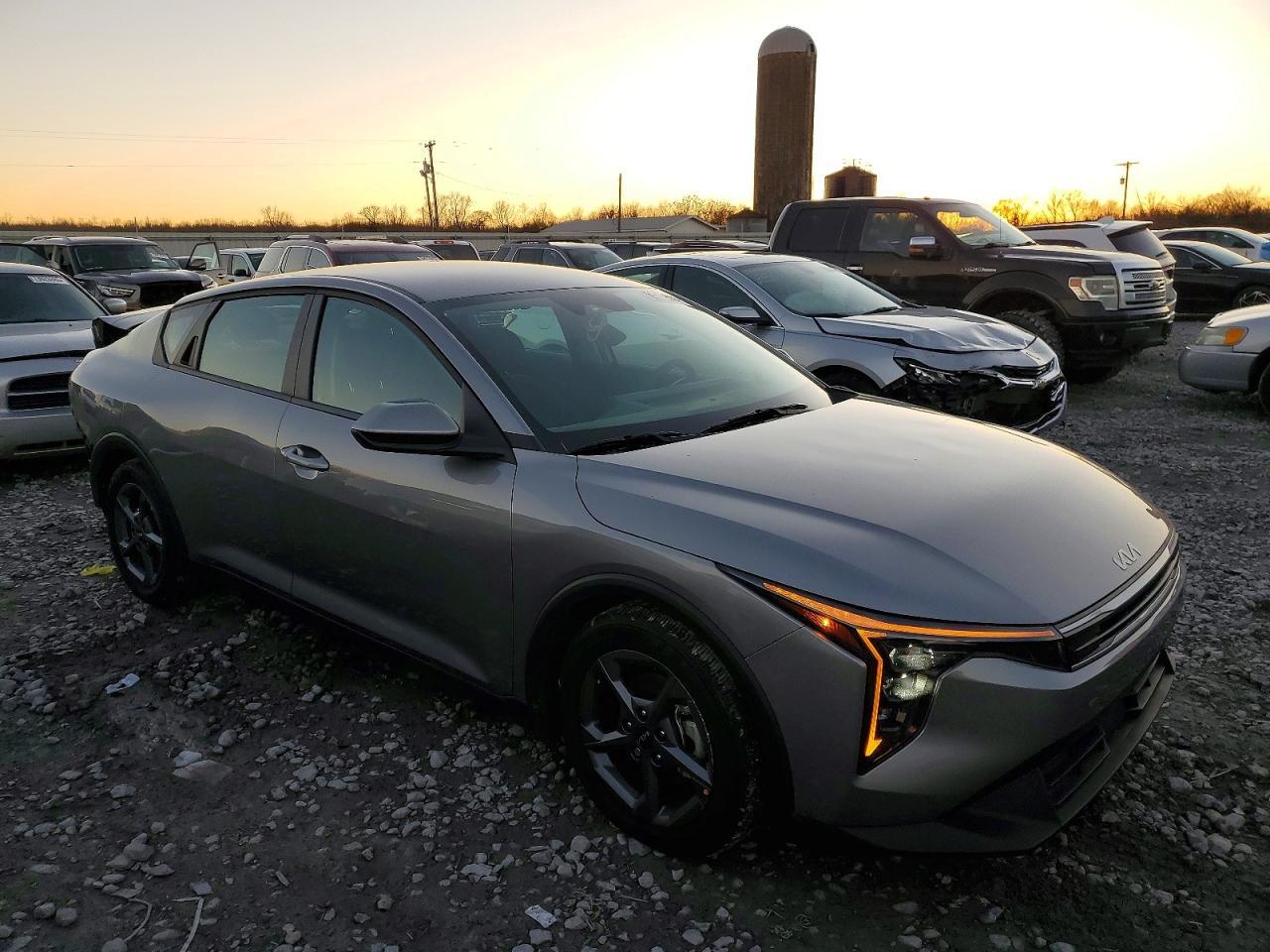 2025 Kia K4 Lx - Image 4