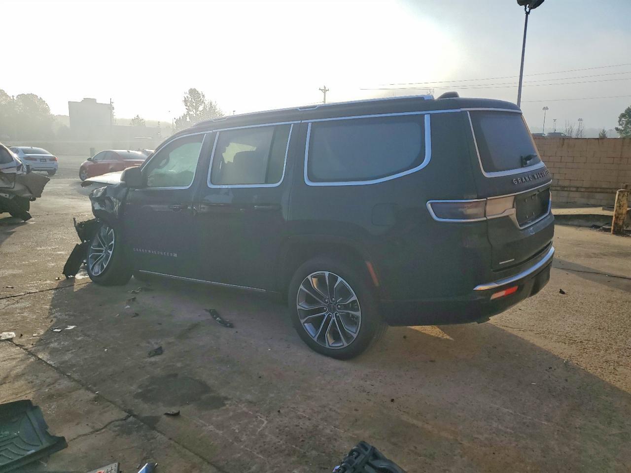 2023 Jeep Grand Wagoneer - Фото 2