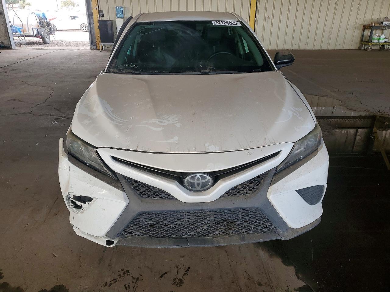 2020 Toyota Camry Se - Image 5