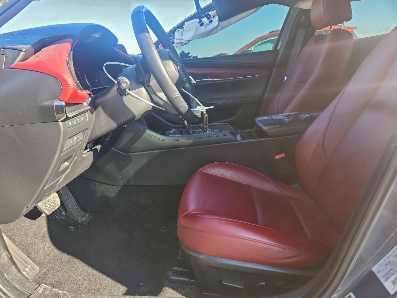 2023 Mazda 3 Premium Plus - Фото 7