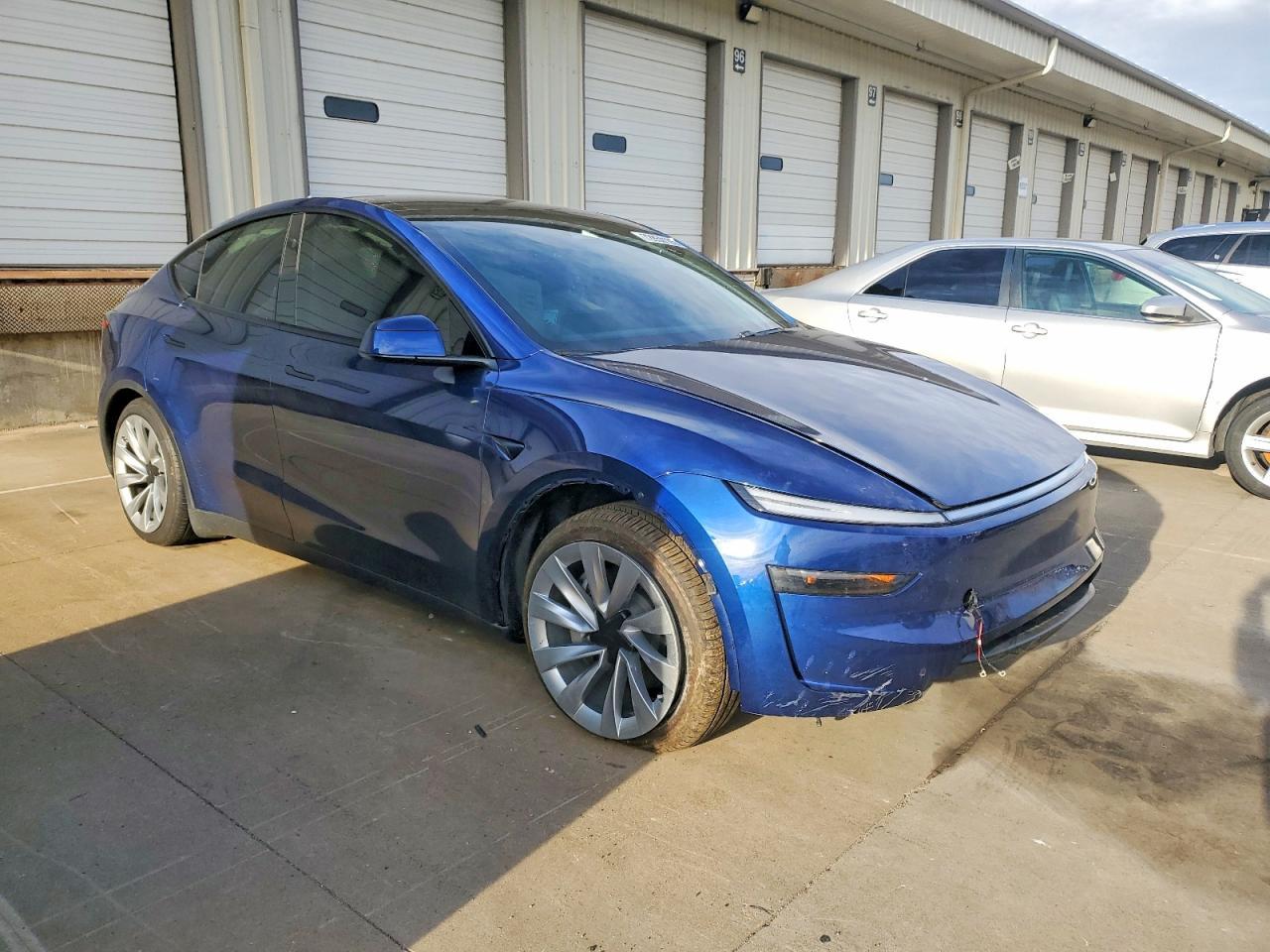 2026 Tesla Model Y - Фото 4
