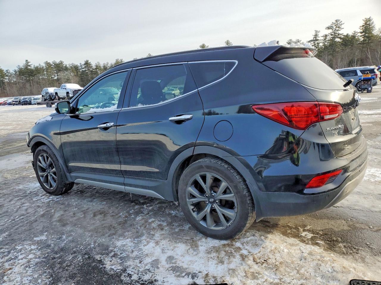 2017 Hyundai Santa Fe Sport - Image 2