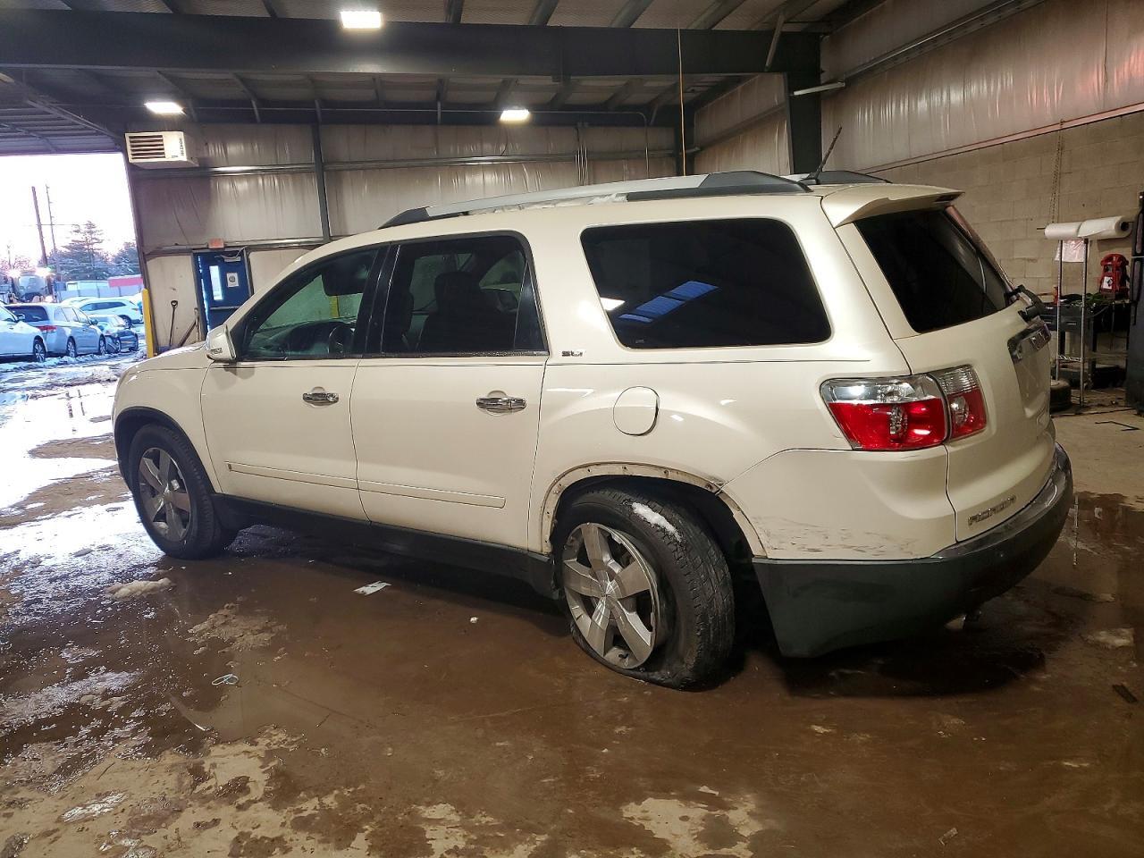 2010 GMC Acadia Slt-1 - Image 2