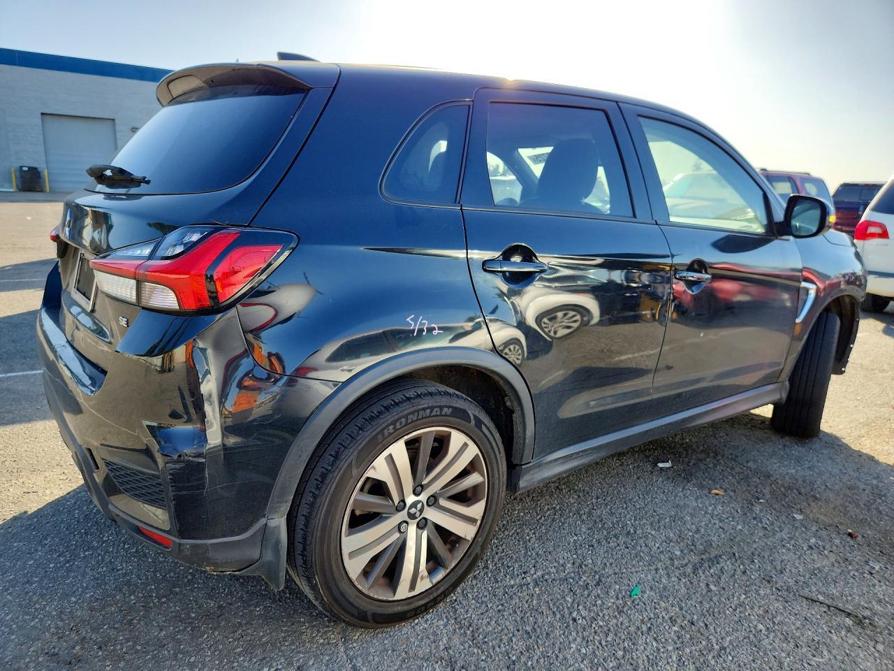 2022 Mitsubishi Outlander Sport Se - Фото 3