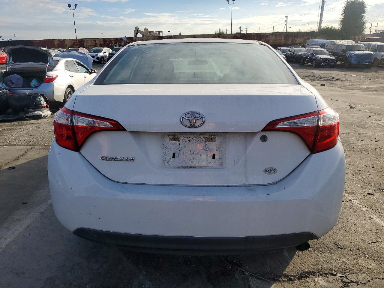 2015 Toyota Corolla L - Фото 6