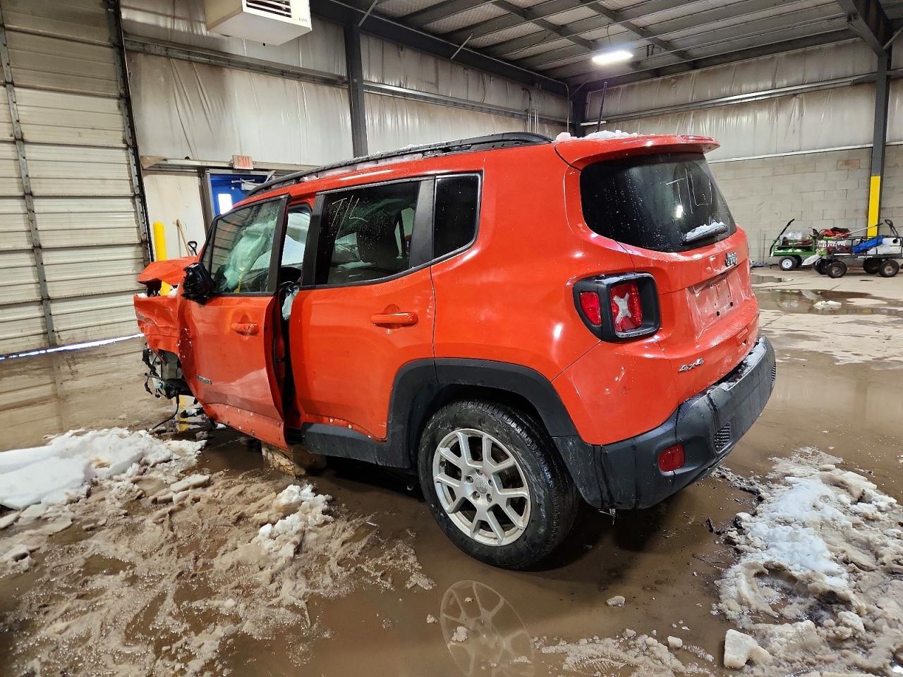2020 Jeep Renegade Latitude - Image 2