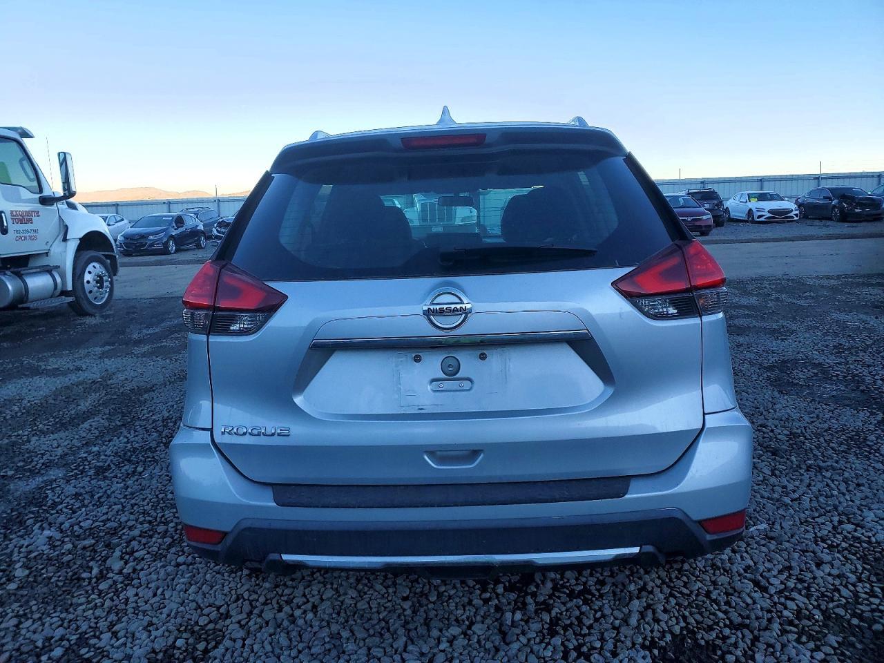 2017 Nissan Rogue S - Фото 6