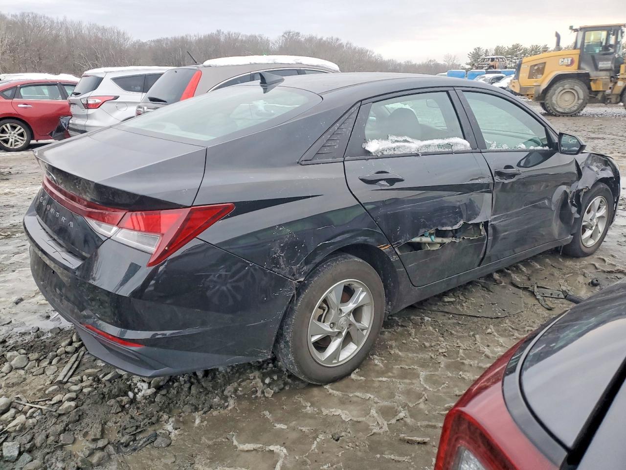 2023 Hyundai Elantra - Image 3