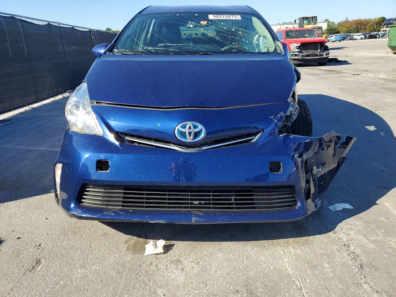2014 Toyota Prius V - Image 5