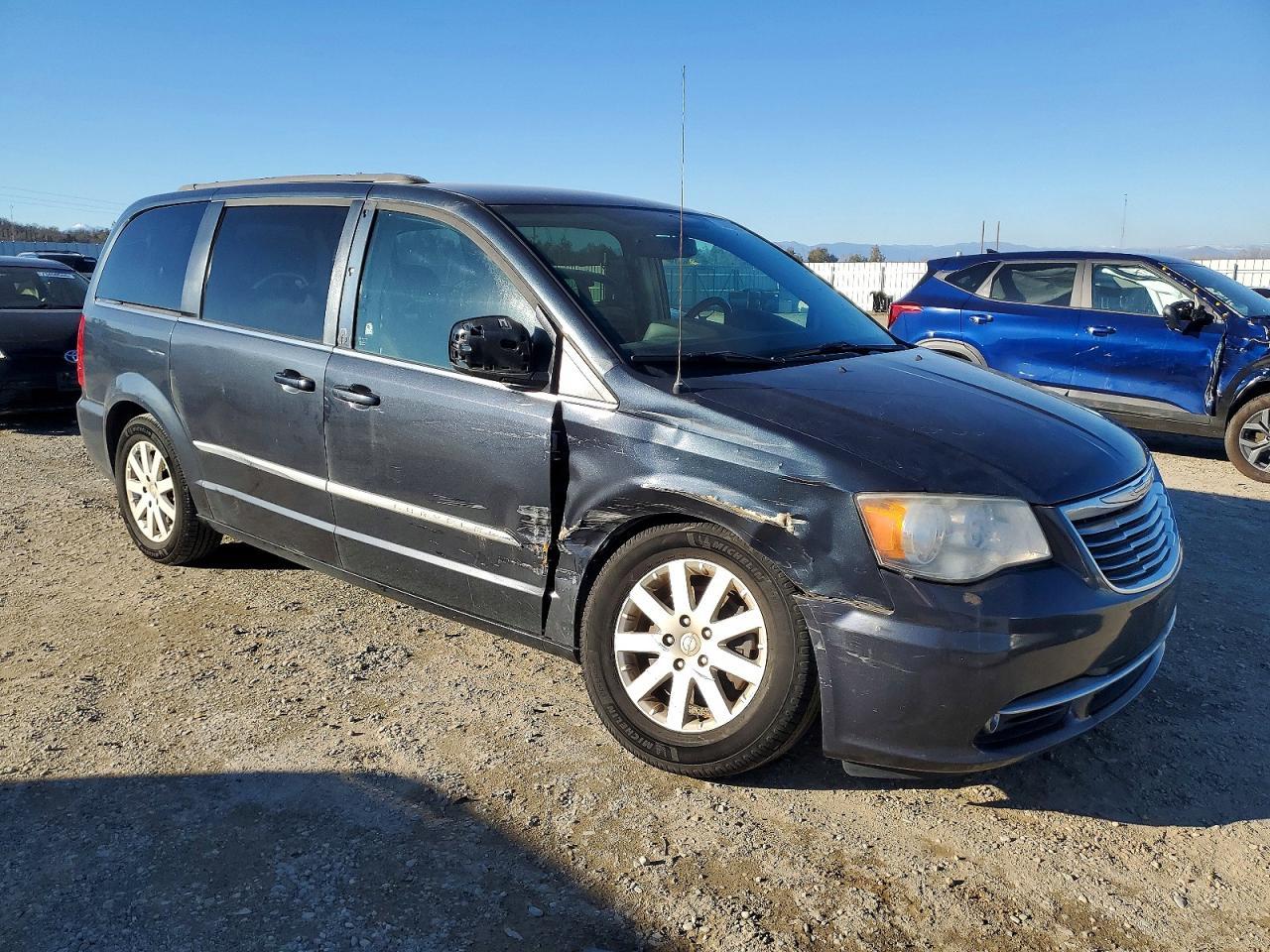 2014 Chrysler Town & Country Touring - Фото 4