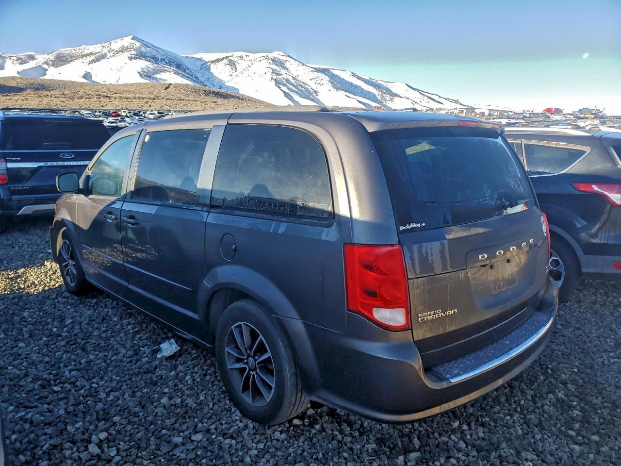 2017 Dodge Grand Caravan Gt - Image 2