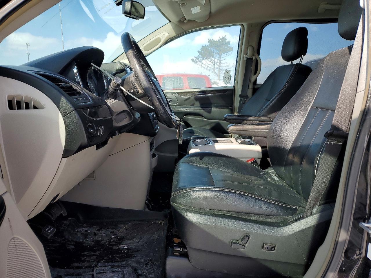 2014 Chrysler Town & Country Touring - Фото 7