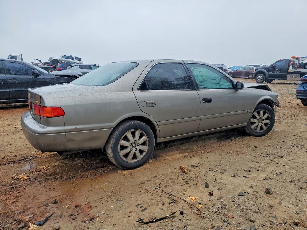 2000 Toyota Camry Ce - Фото 3