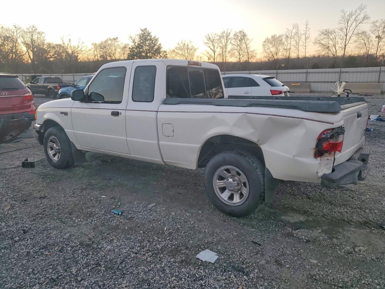 2001 Ford Ranger Super Cab - Image 2