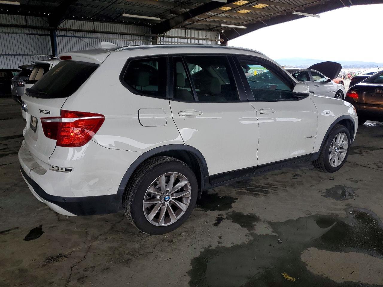 2017 BMW X3 Sdrive28I - Фото 3