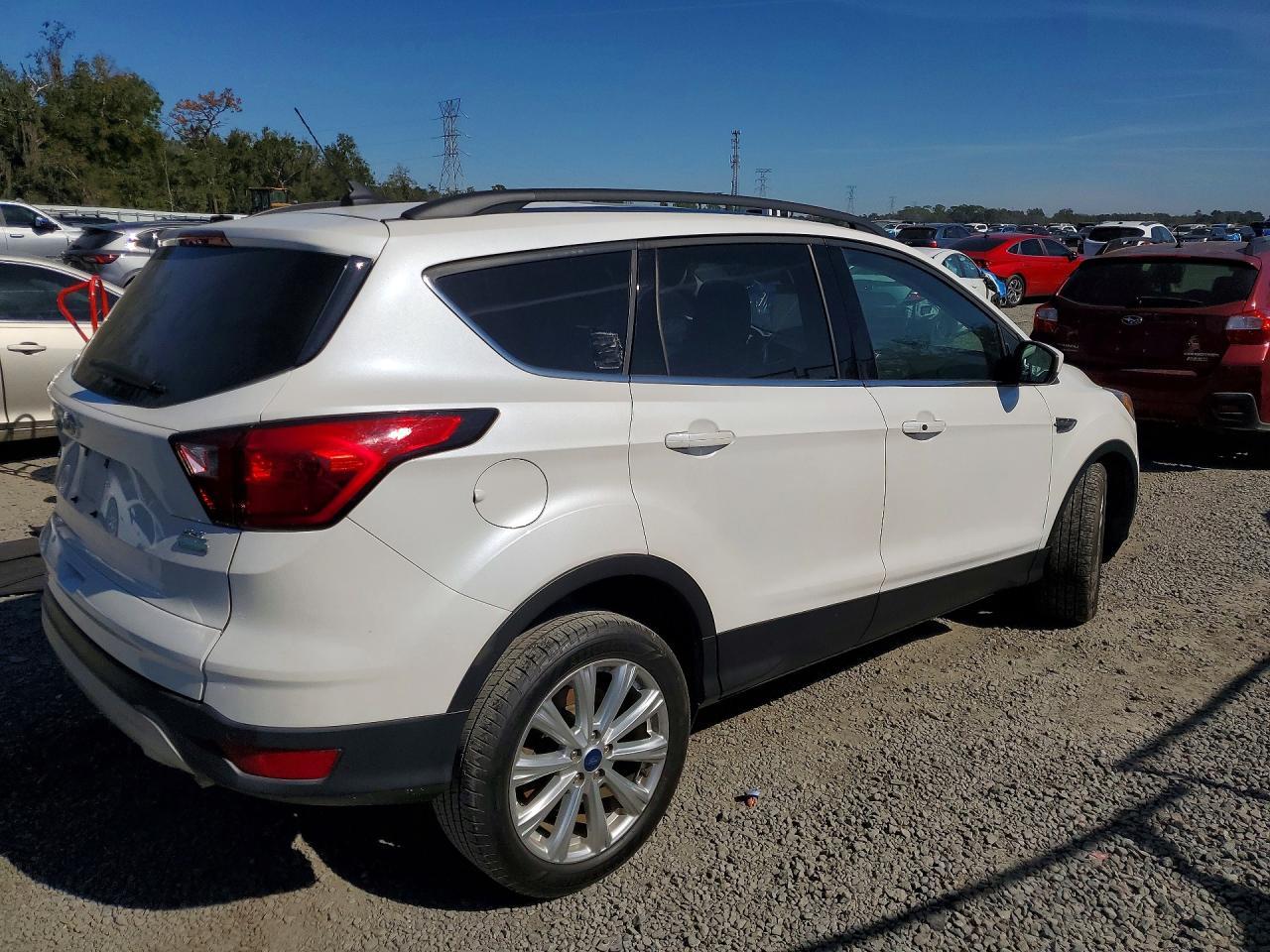 2019 Ford Escape Sel - Фото 3