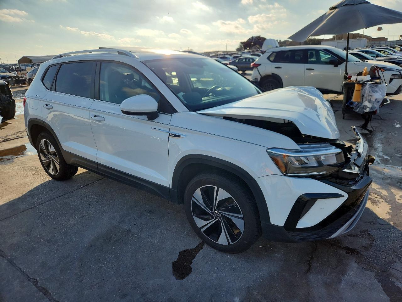 2023 Volkswagen Taos Se - Image 4