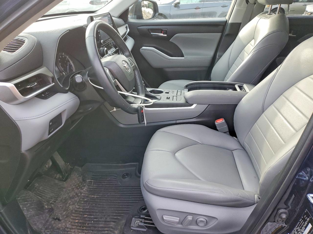 2022 Toyota Highlander Xle - Image 7