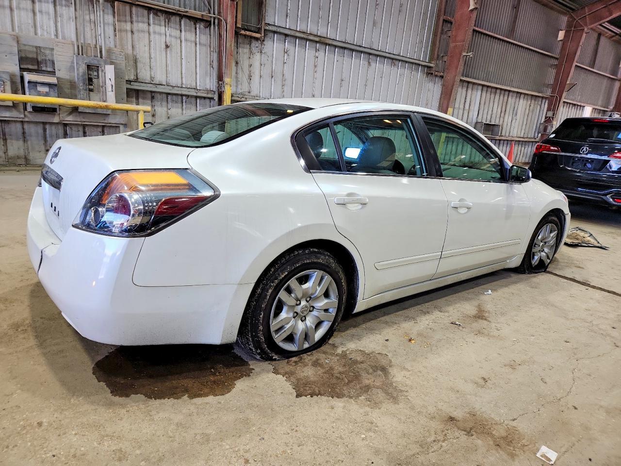2010 Nissan Altima Base - Image 3