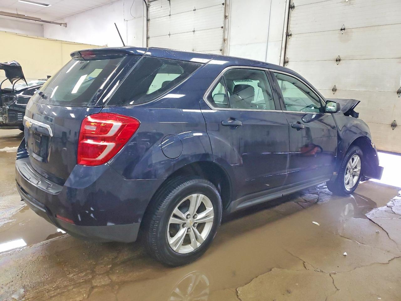 2017 Chevrolet Equinox Ls - Image 3