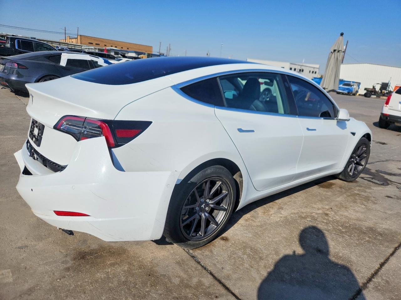 2018 Tesla Model 3 - Image 3