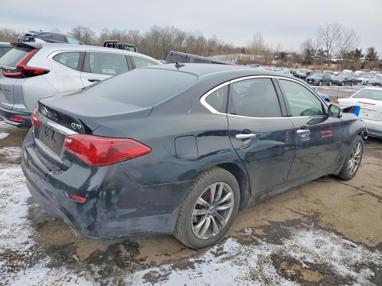 2016 Infiniti Q70 3.7 - Image 3