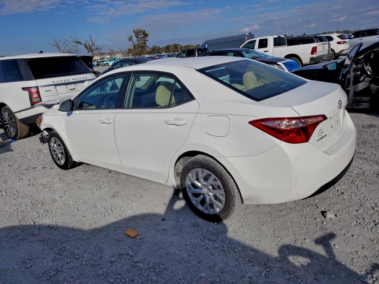 2018 Toyota Corolla L - Фото 2