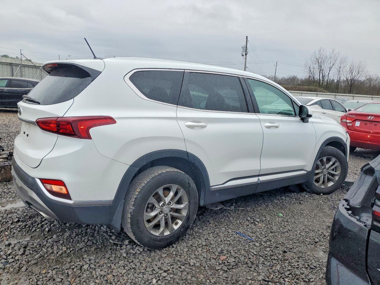2020 Hyundai Santa Fe Se - Image 3