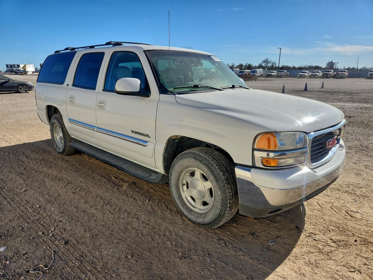2003 GMC Yukon Xl C1500 - Image 4