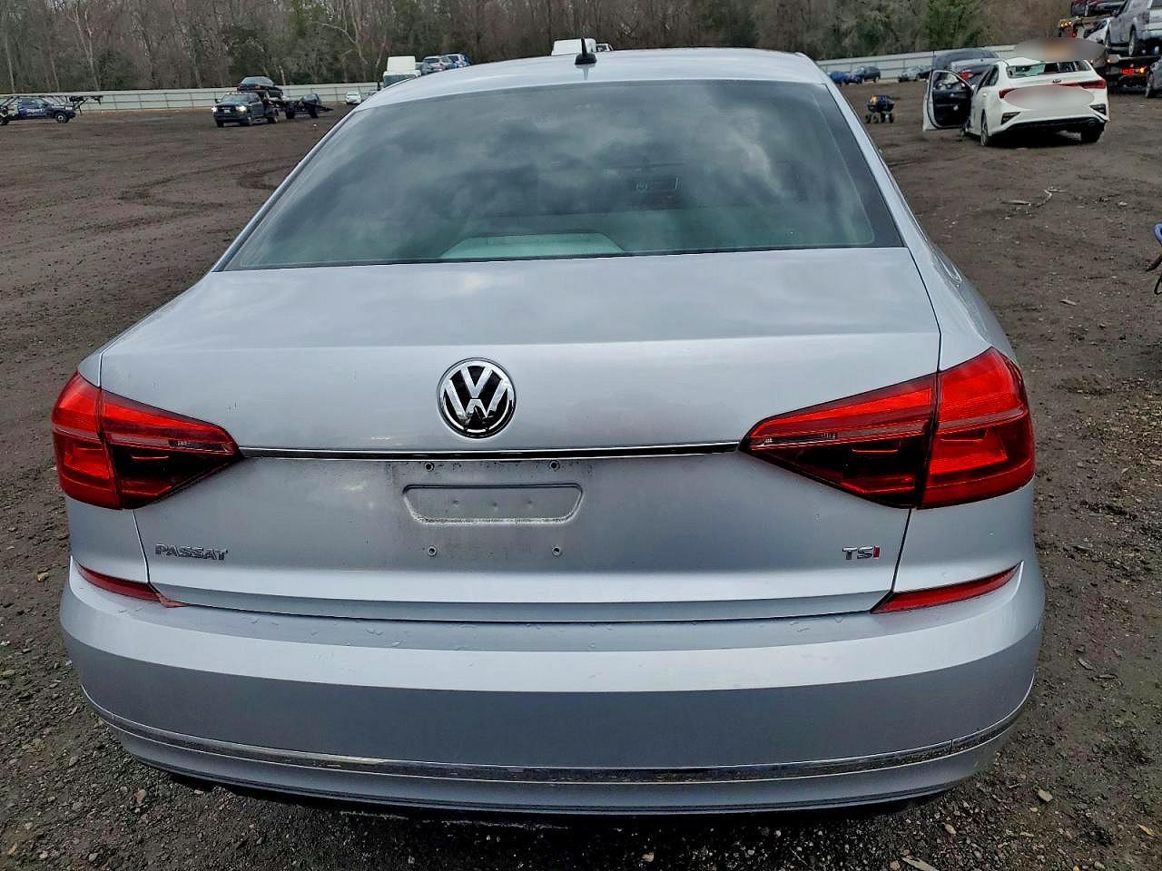 2016 Volkswagen Passat S - Фото 6