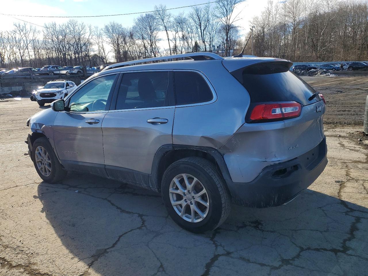 2015 Jeep Cherokee Latitude - Image 2
