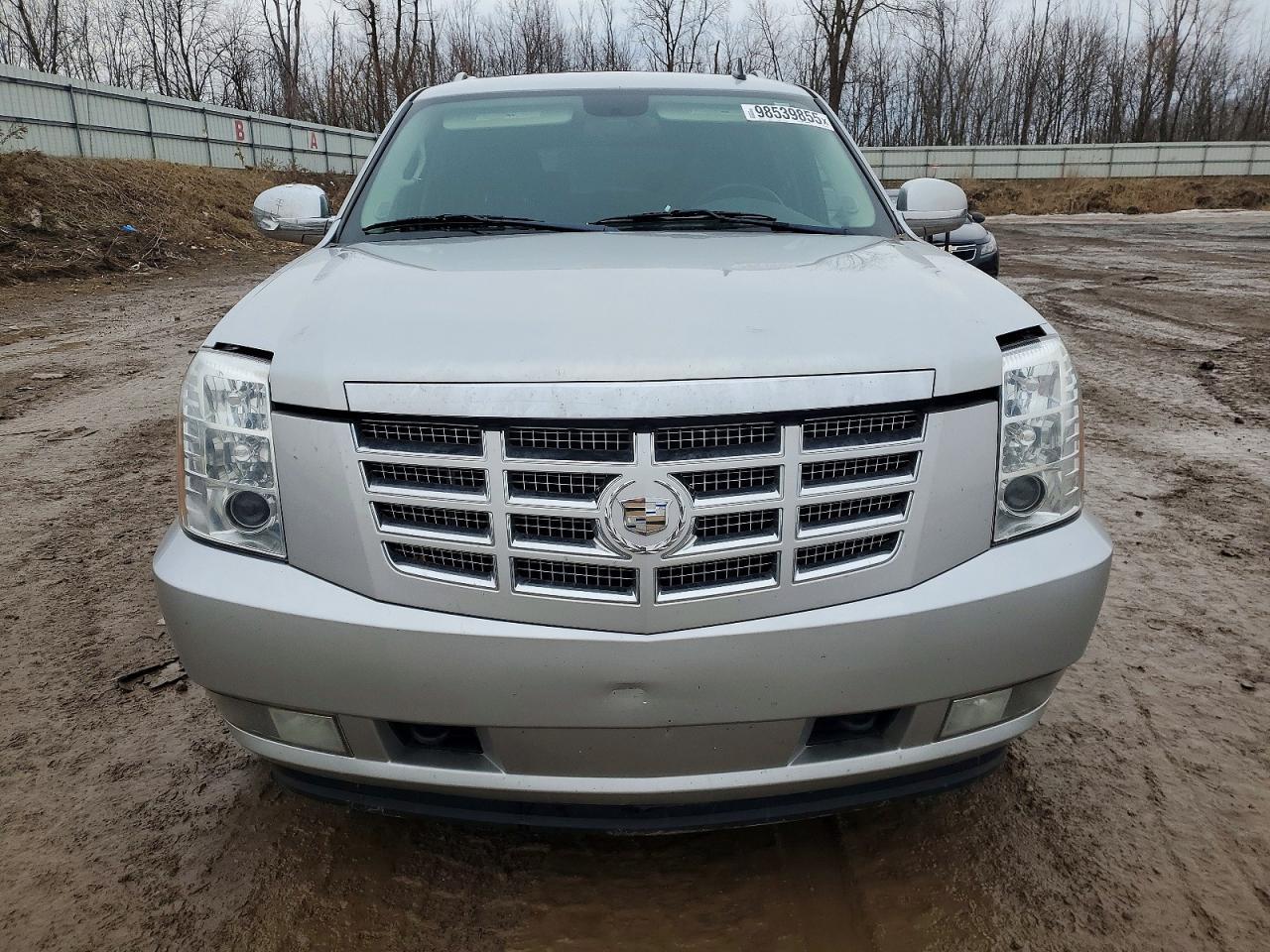 2011 Cadillac Escalade Esv Luxury - Image 5