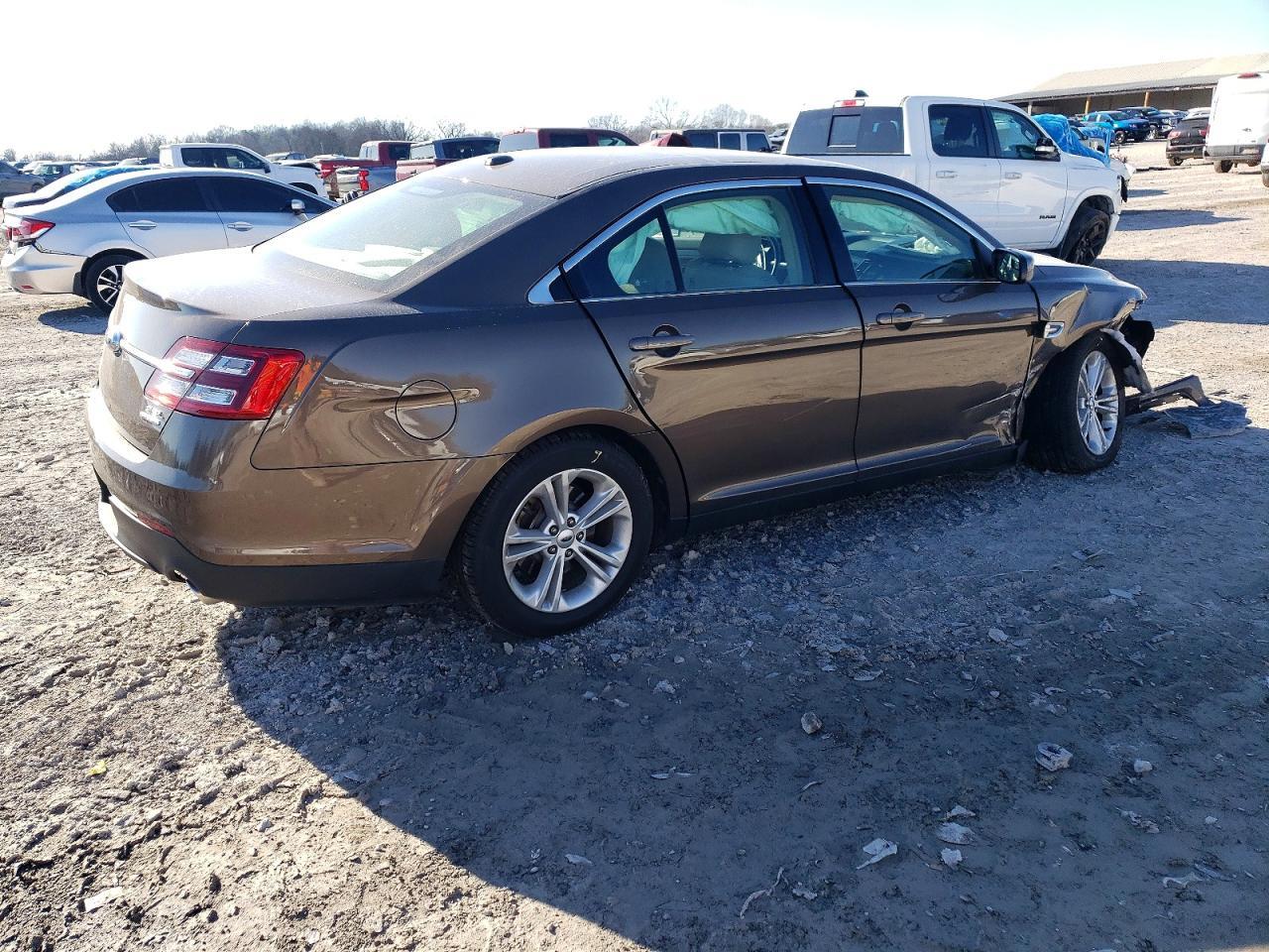 2015 Ford Taurus Sel - Image 3