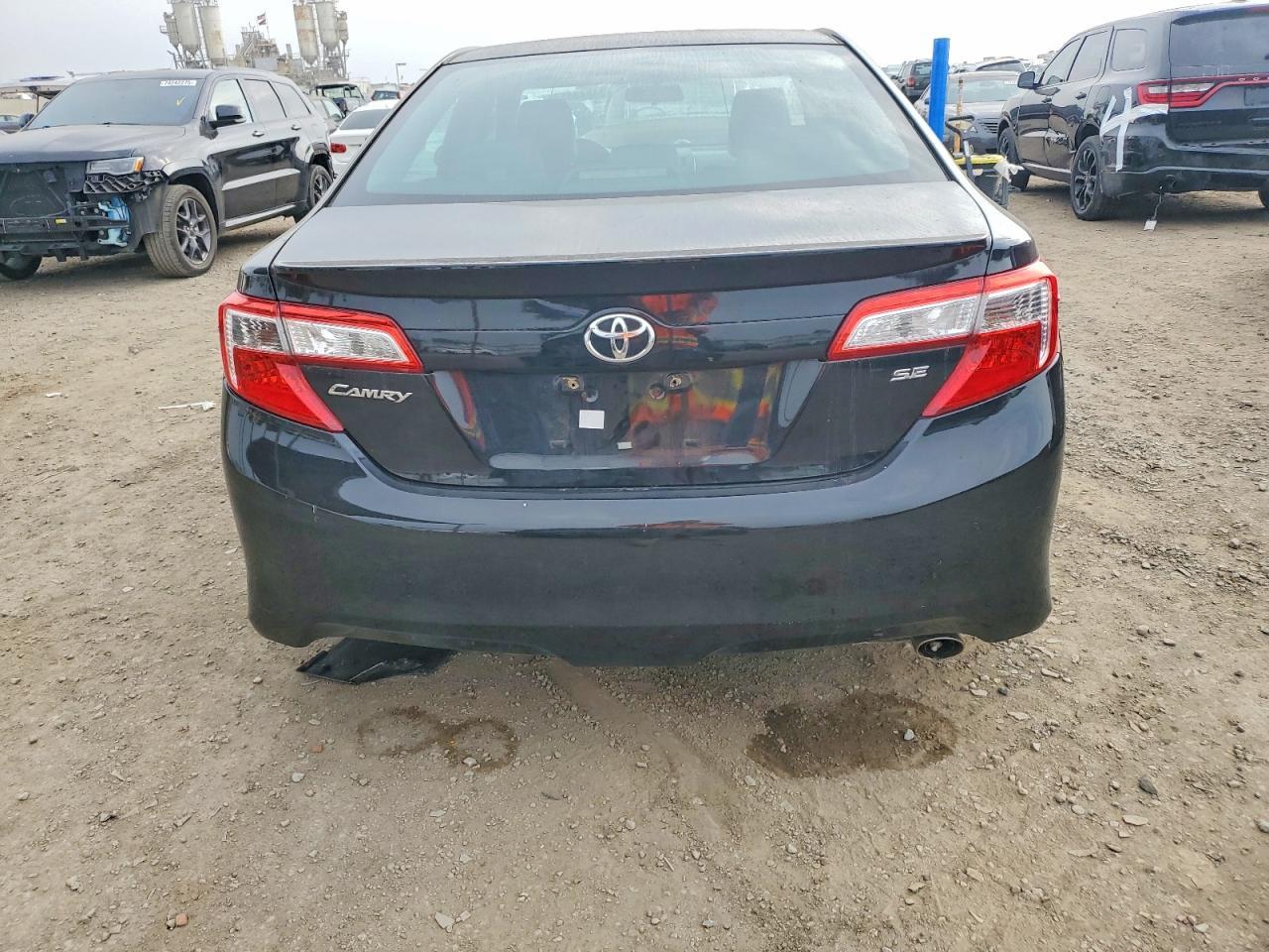 2014 Toyota Camry L - Image 6