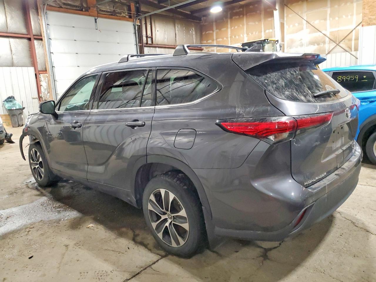 2020 Toyota Highlander Xle - Image 2
