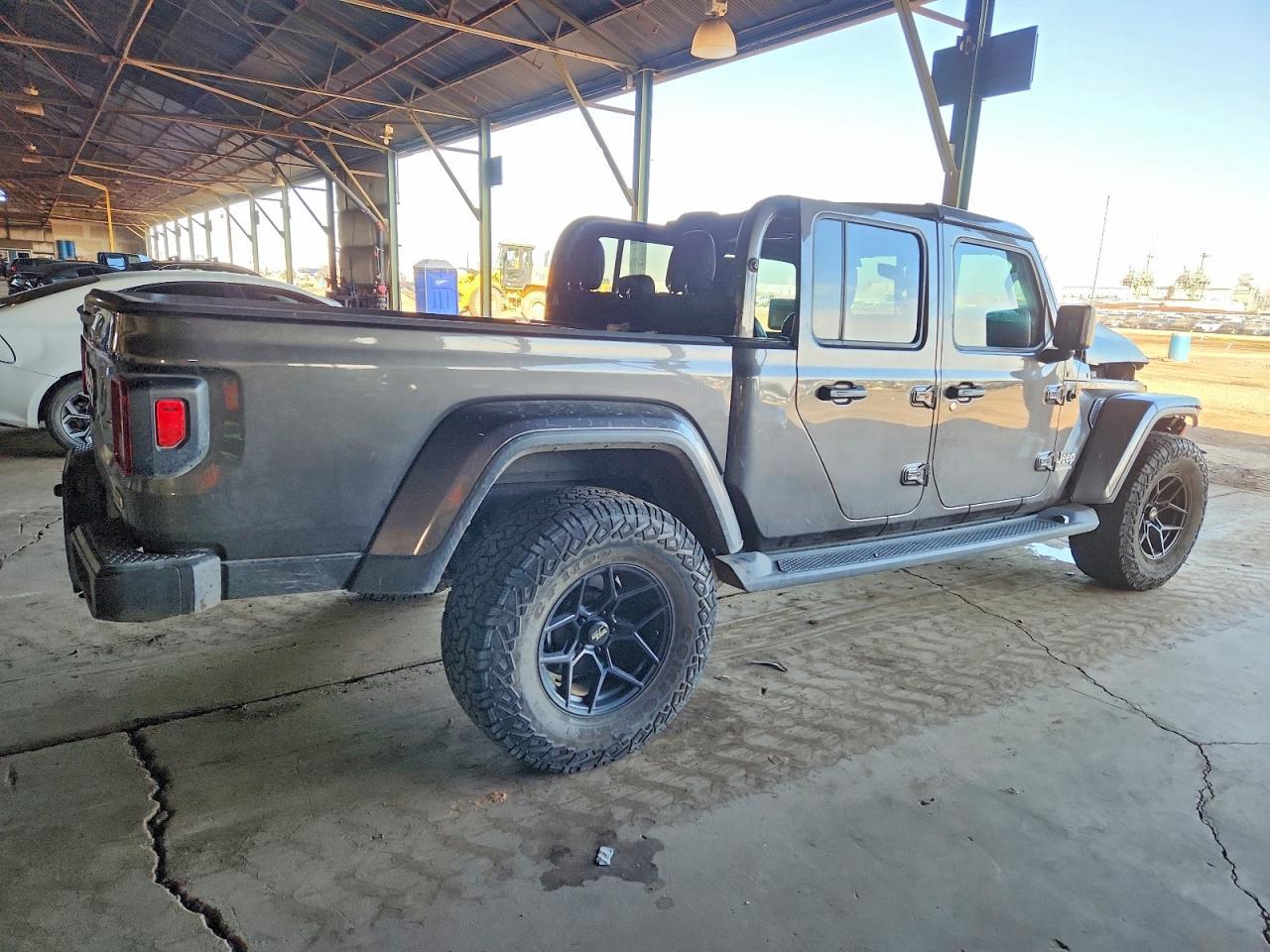 2023 Jeep Gladiator Overland - Image 3