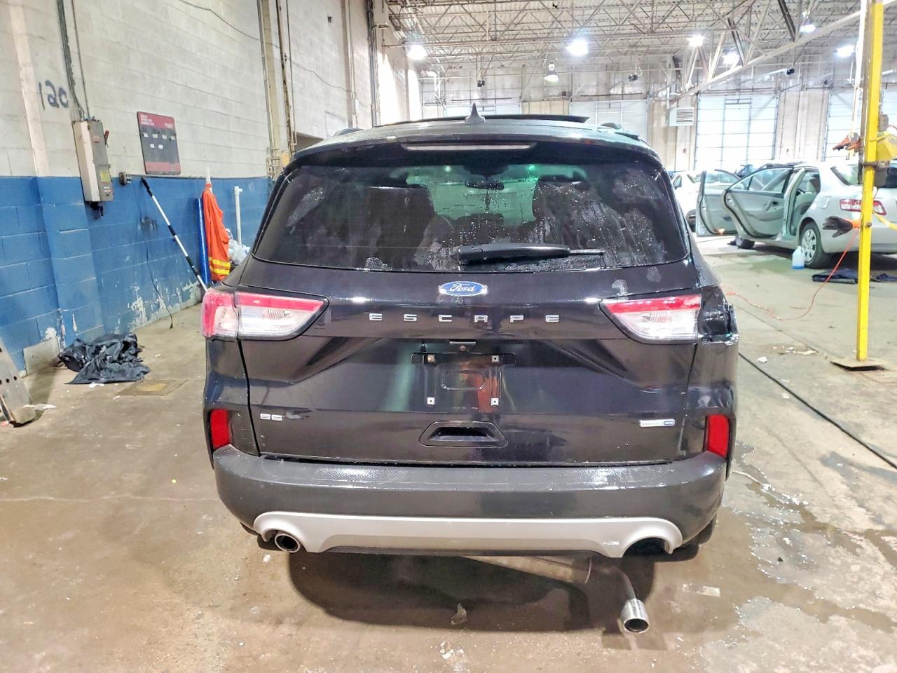 2020 Ford Escape Se - Фото 6