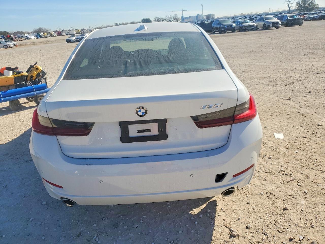 2025 BMW 330I - Фото 6