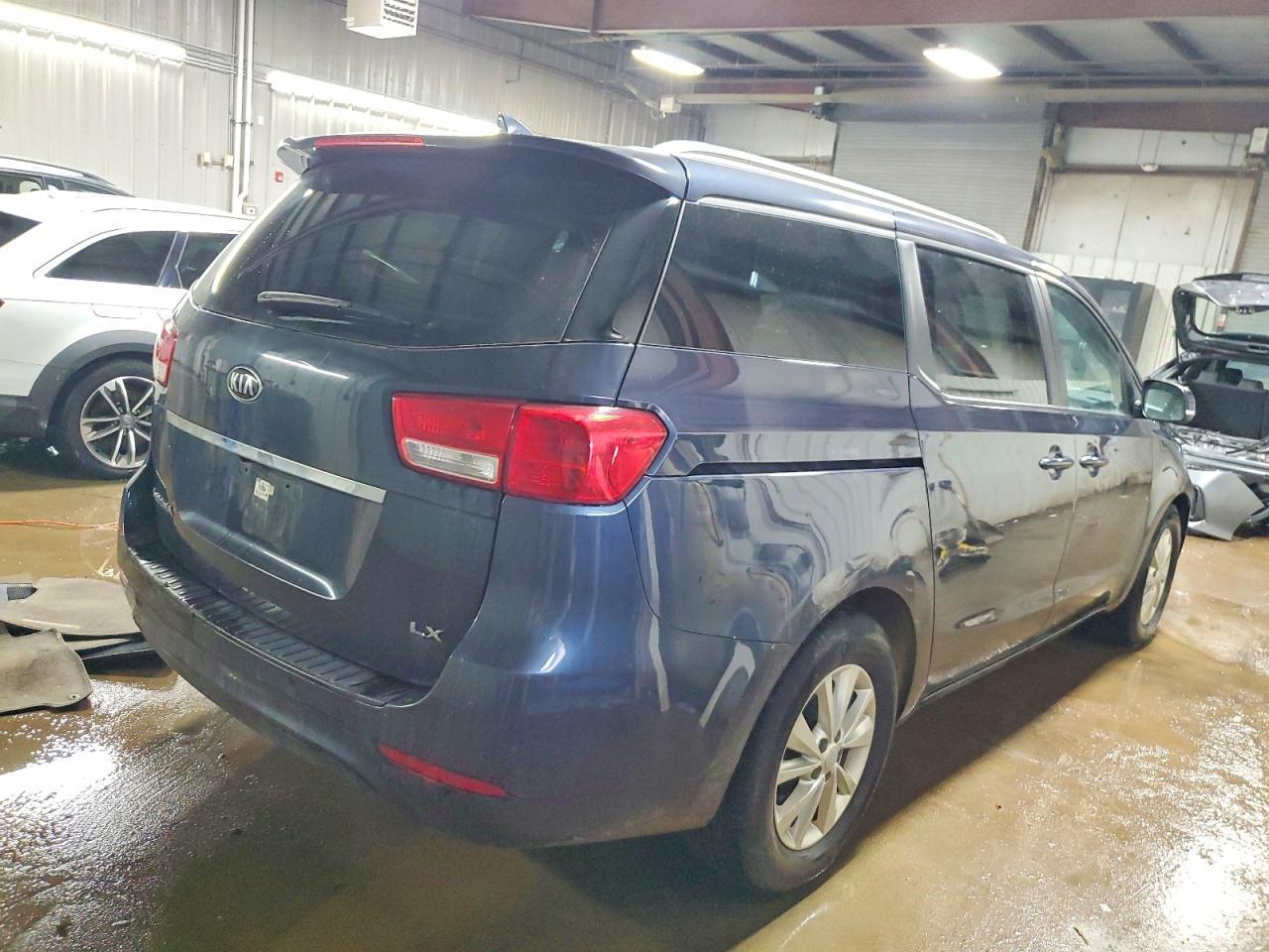 2016 Kia Sedona Lx - Фото 3