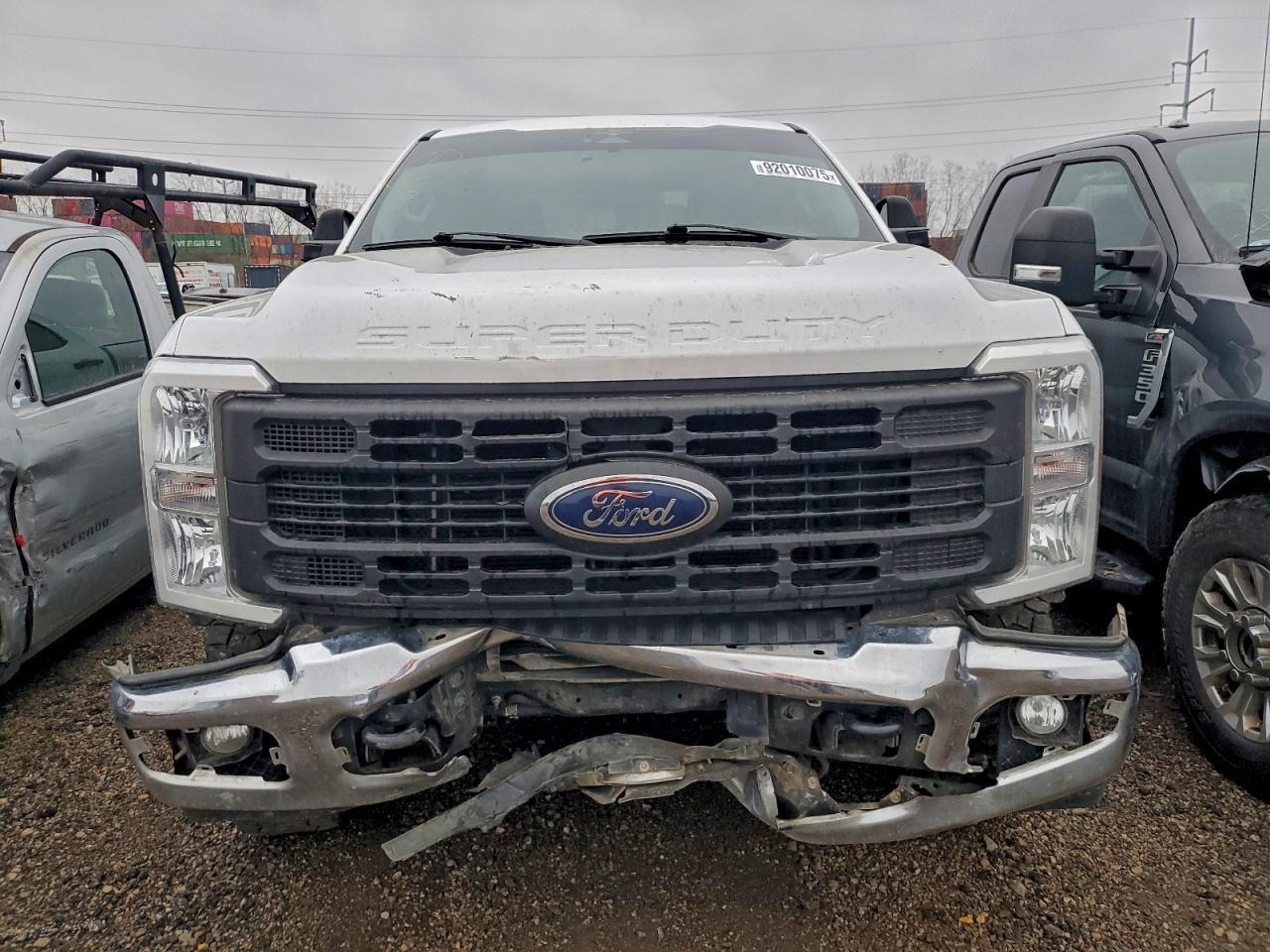 2023 Ford F250 Super Duty - Image 5