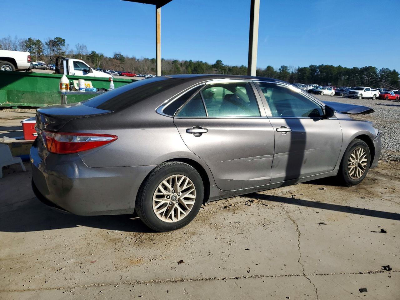 2017 Toyota Camry Le - Image 3