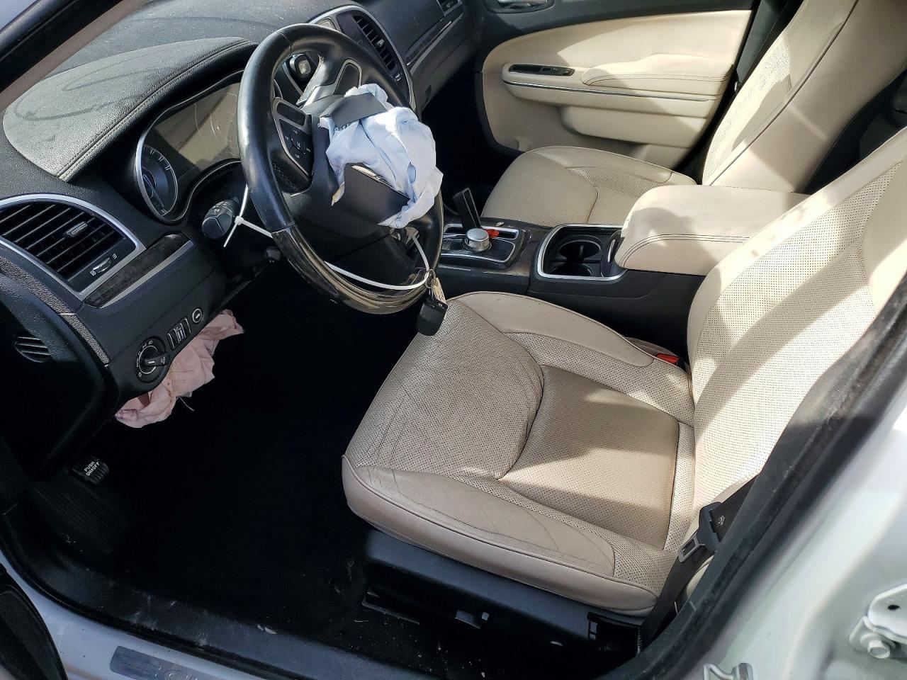 2018 Chrysler 300 Limited - Image 7