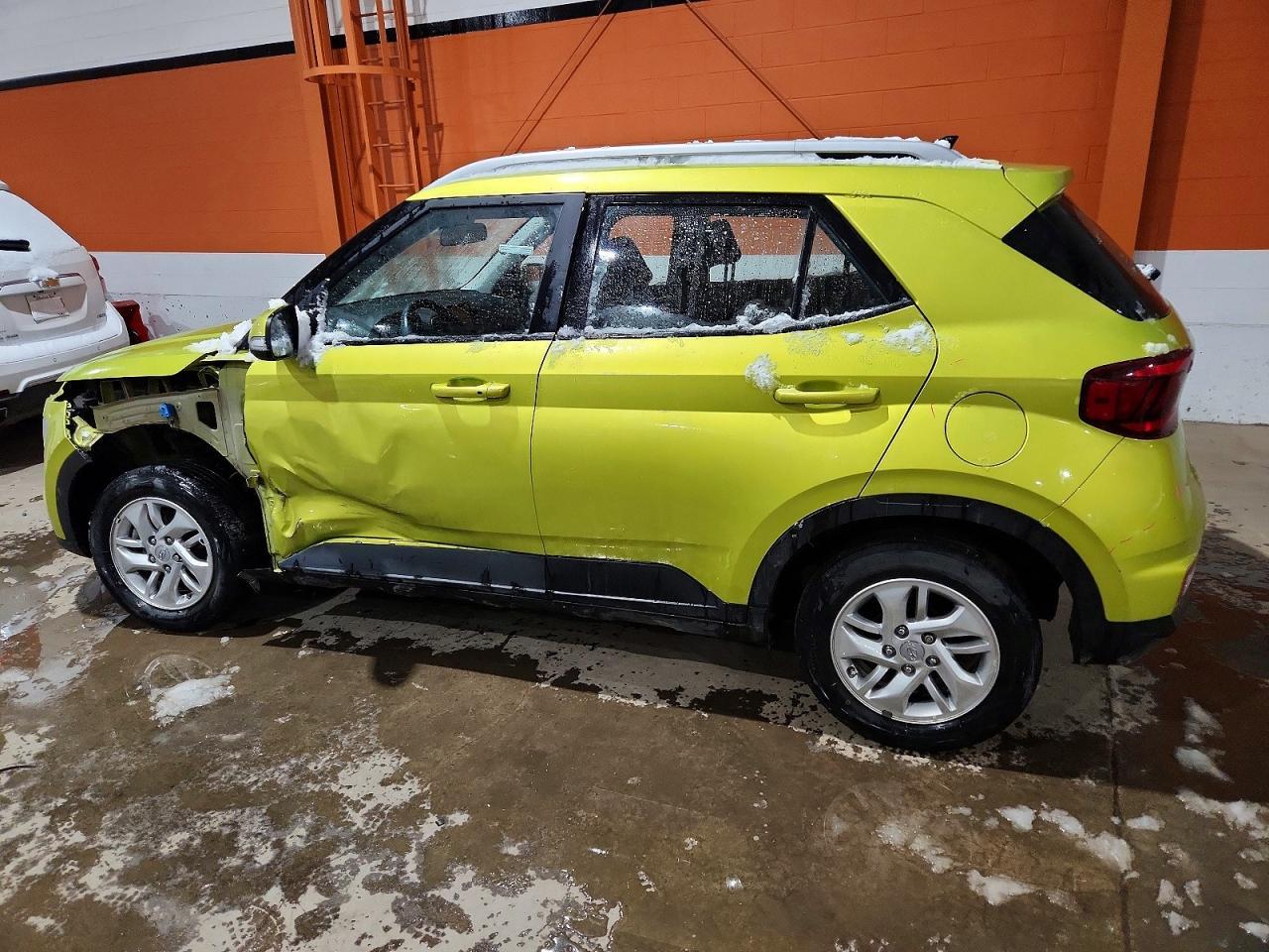 2020 Hyundai Venue Sel - Image 2