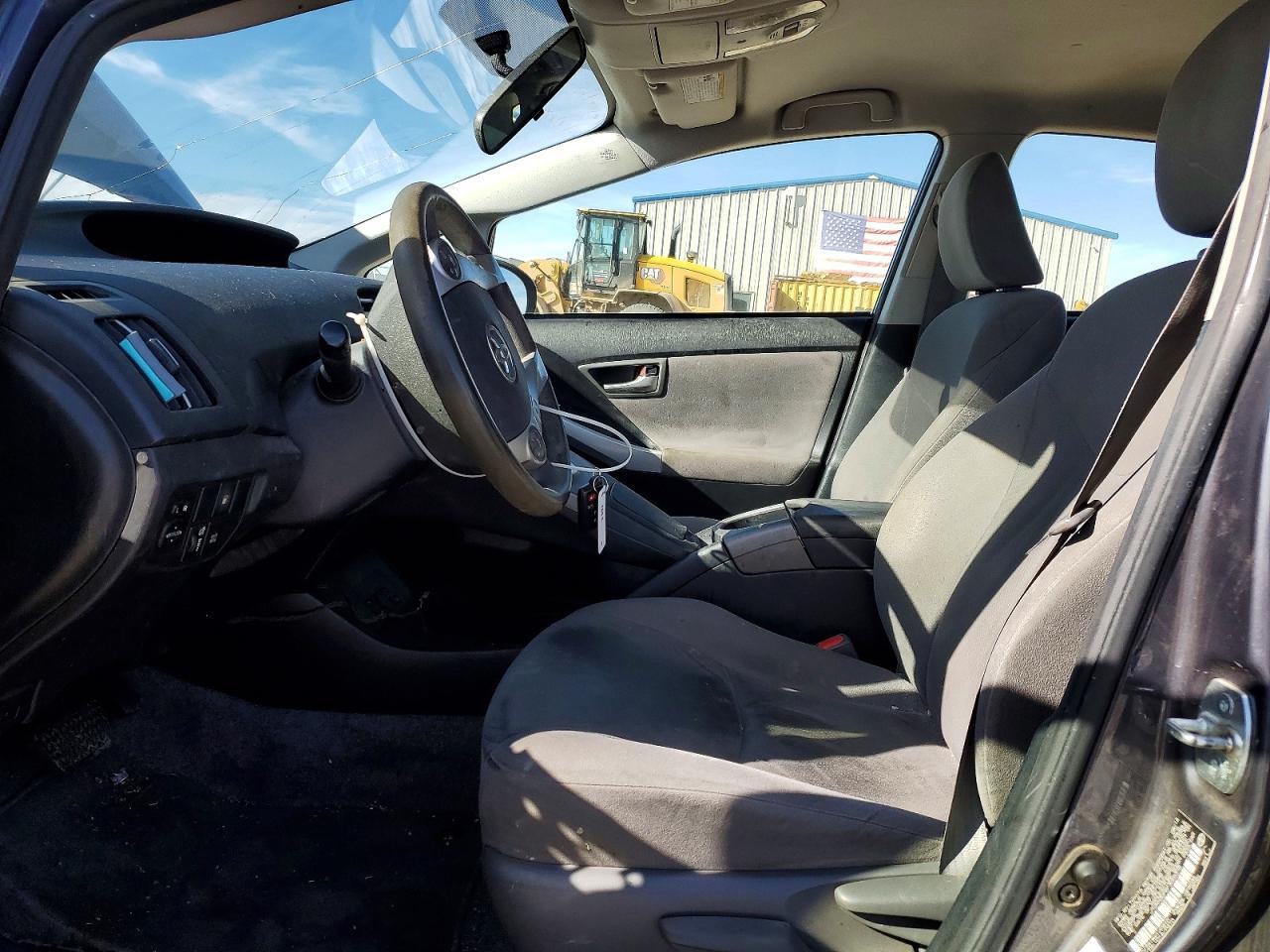 2015 Toyota Prius Plug-In - Фото 7